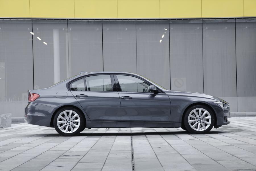  BMW 328i Modern 2012 года  (UK) (фото 20 из 29)